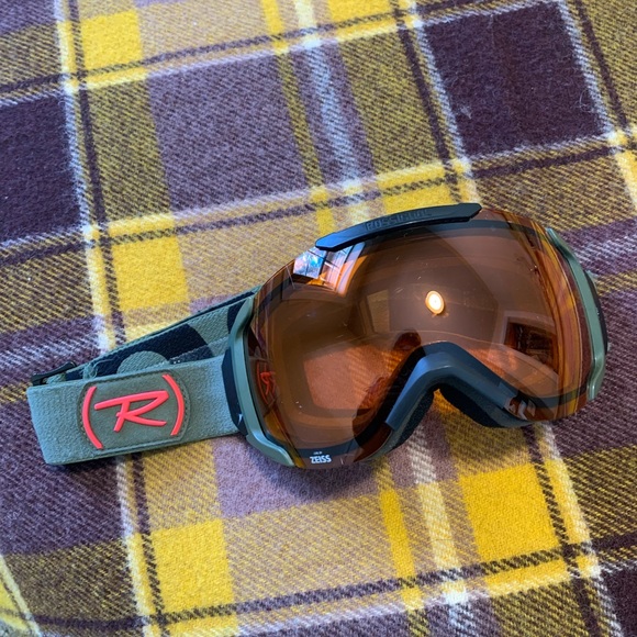 Rossignol Accessories - Rossignols ski goggles